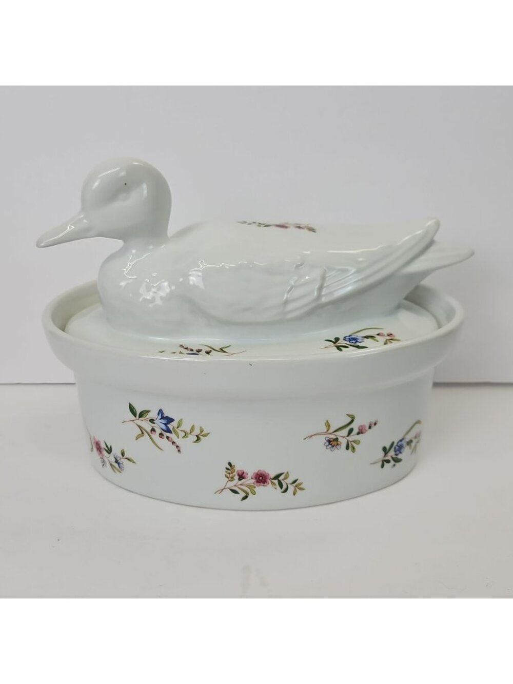 BIA Cordon Bleu Duck Shaped Casserole Floral Porcelain Oven Bakeware Cottage